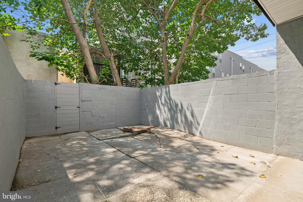 2430 Federal St