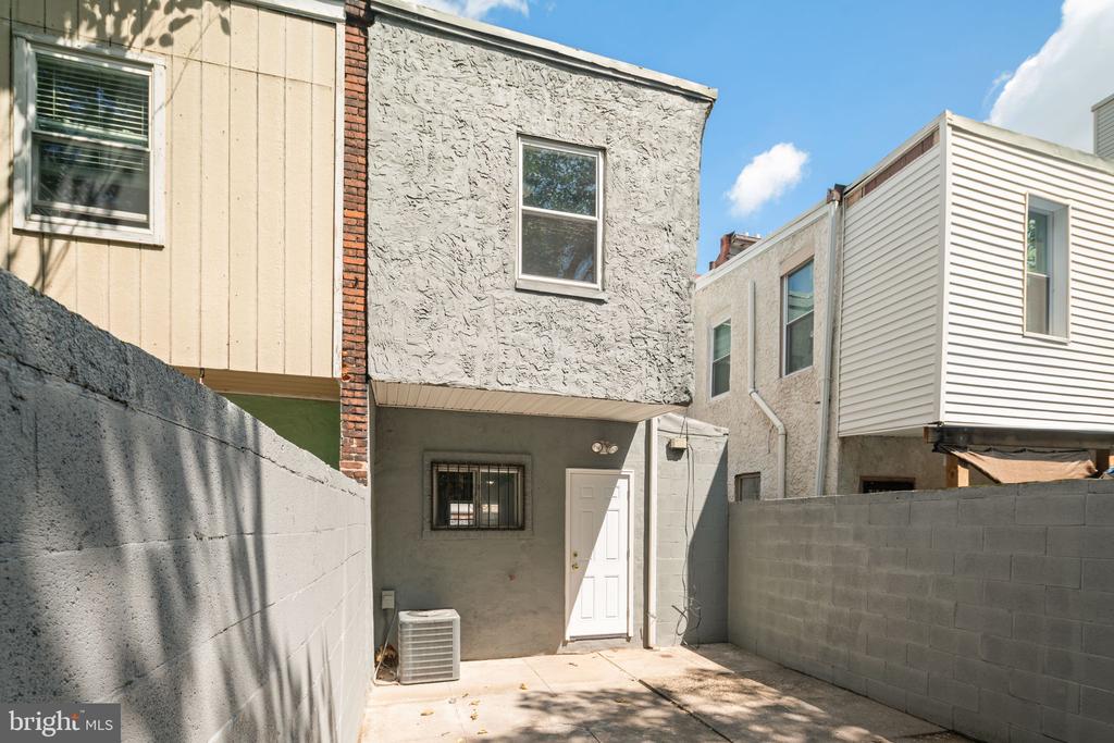 2430 Federal St
