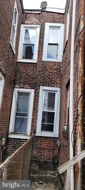 1415 N Hobart St