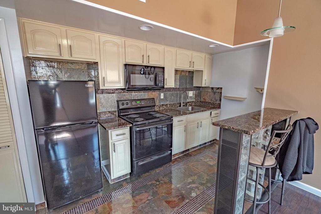 507-9 W GIRARD AVE #3F