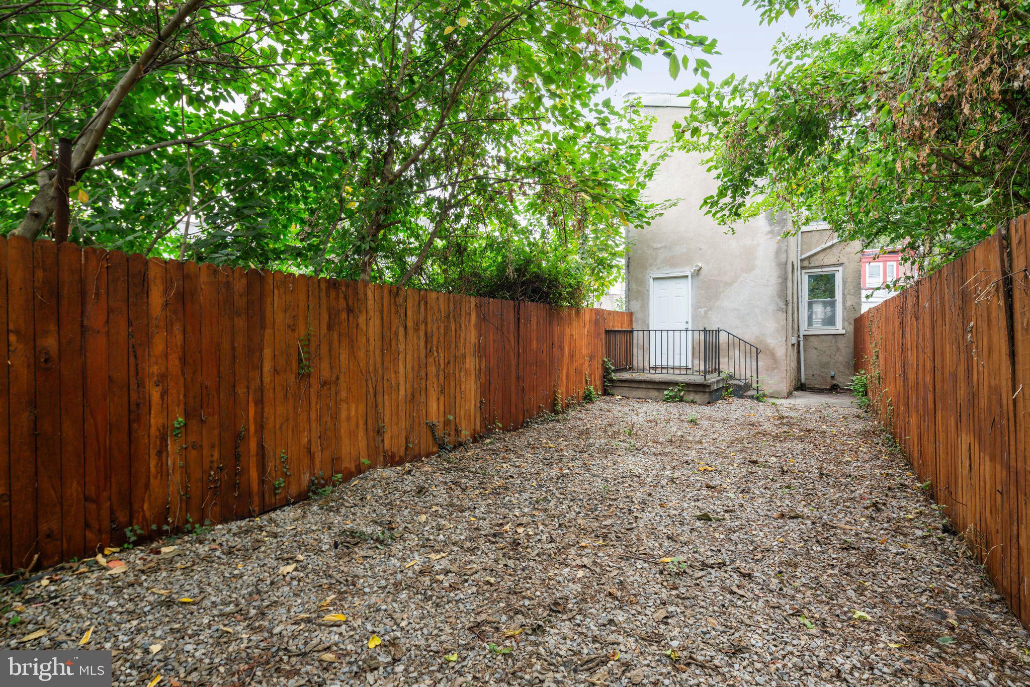 5521 Yocum St