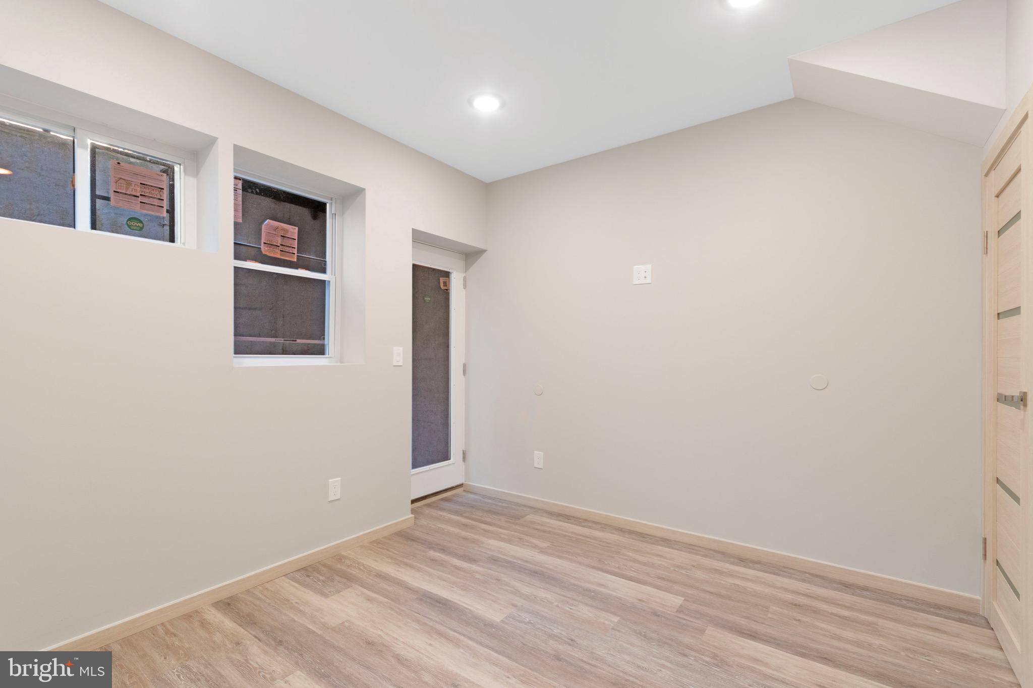 911 W DAUPHIN ST #1