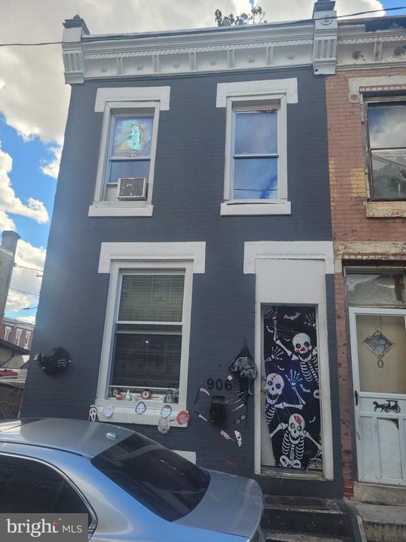 906 W SELTZER STREET