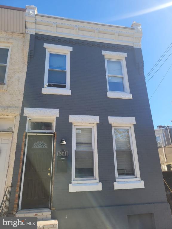 2411 N STANLEY STREET