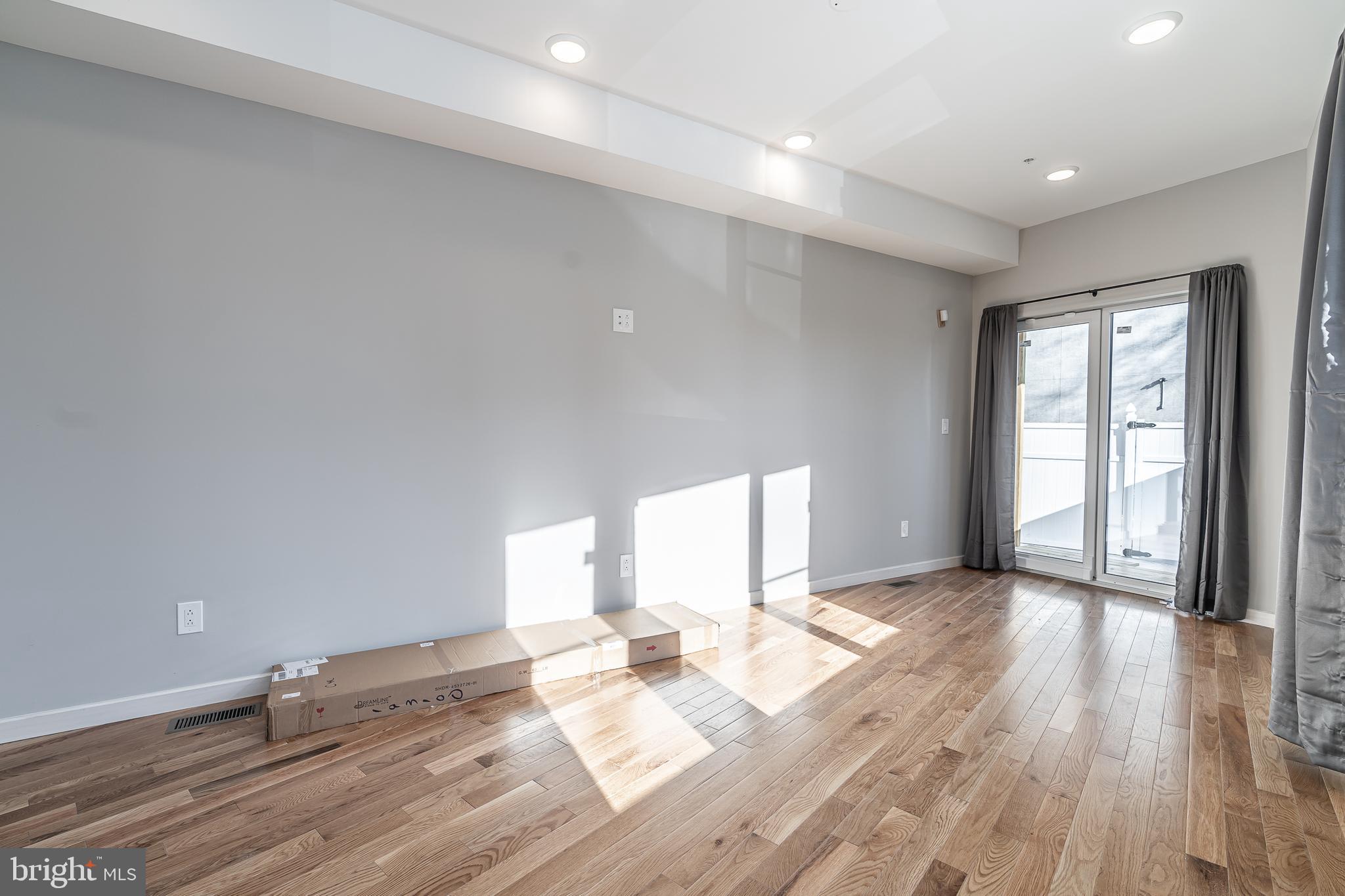 2045 N COLLEGE AVE #A