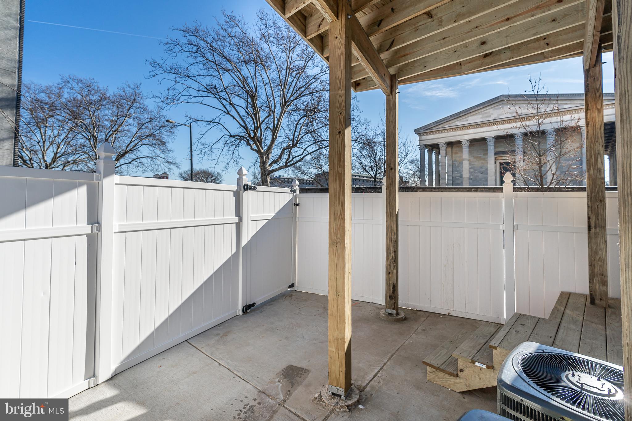 2045 N COLLEGE AVE #A