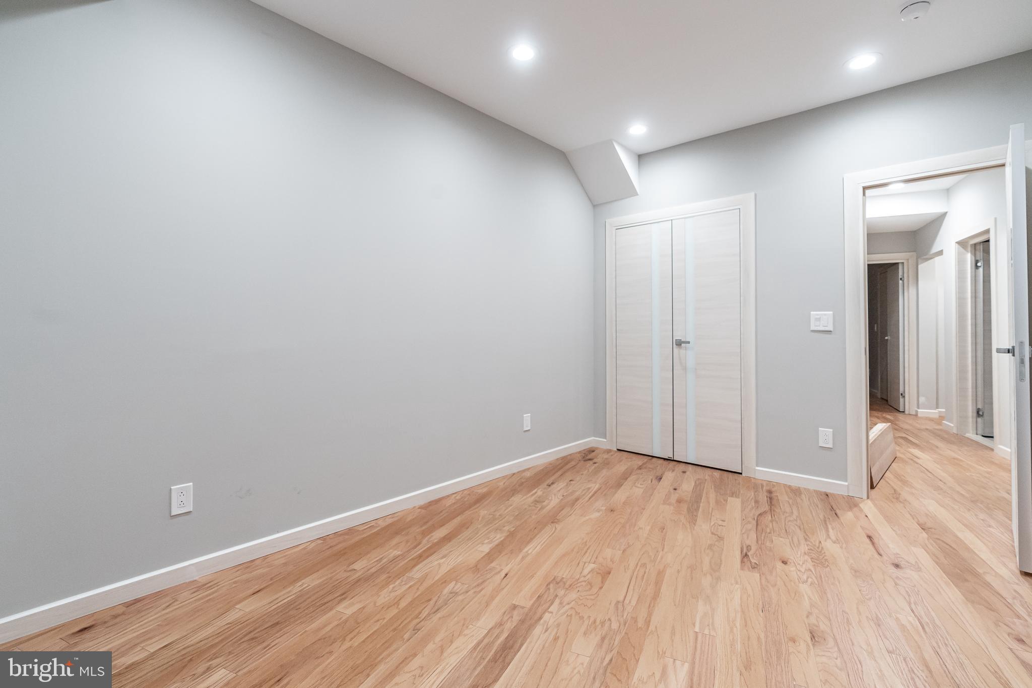 2045 N COLLEGE AVE #A