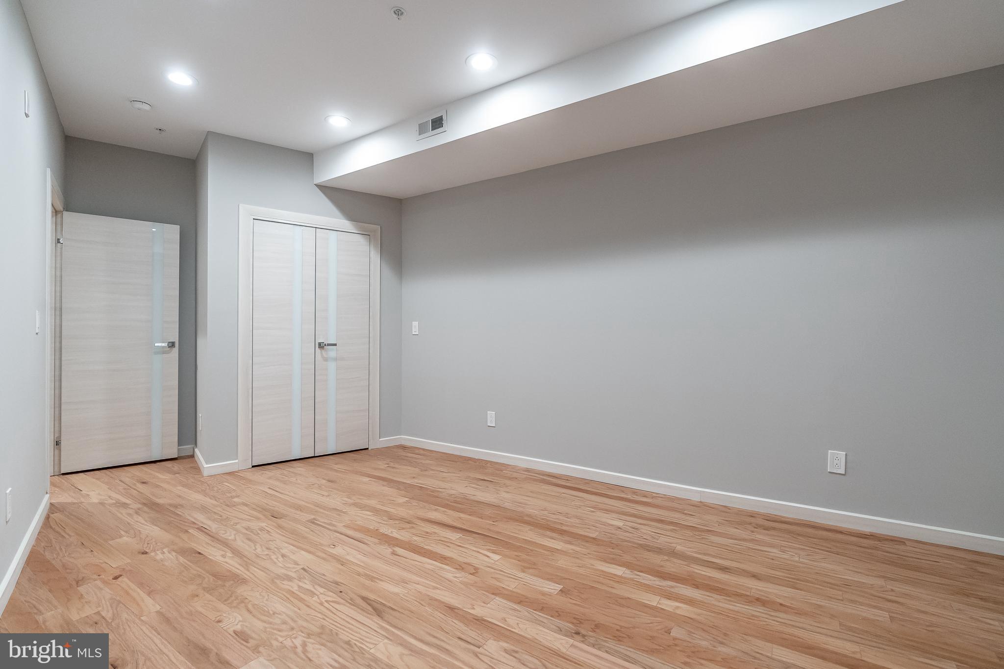 2045 N COLLEGE AVE #A