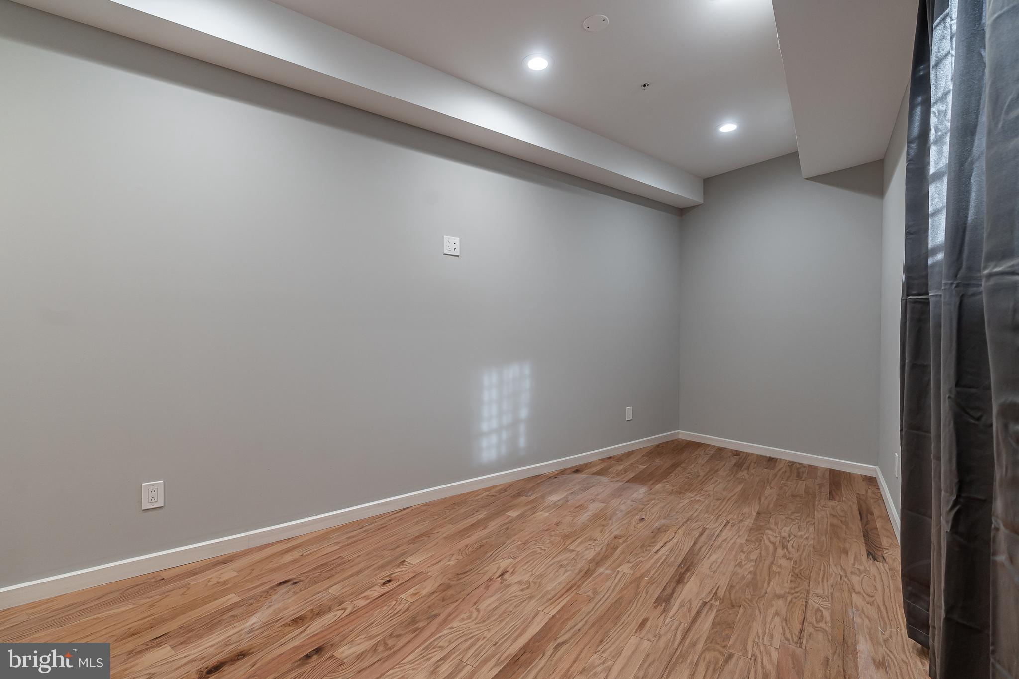 2045 N COLLEGE AVE #A