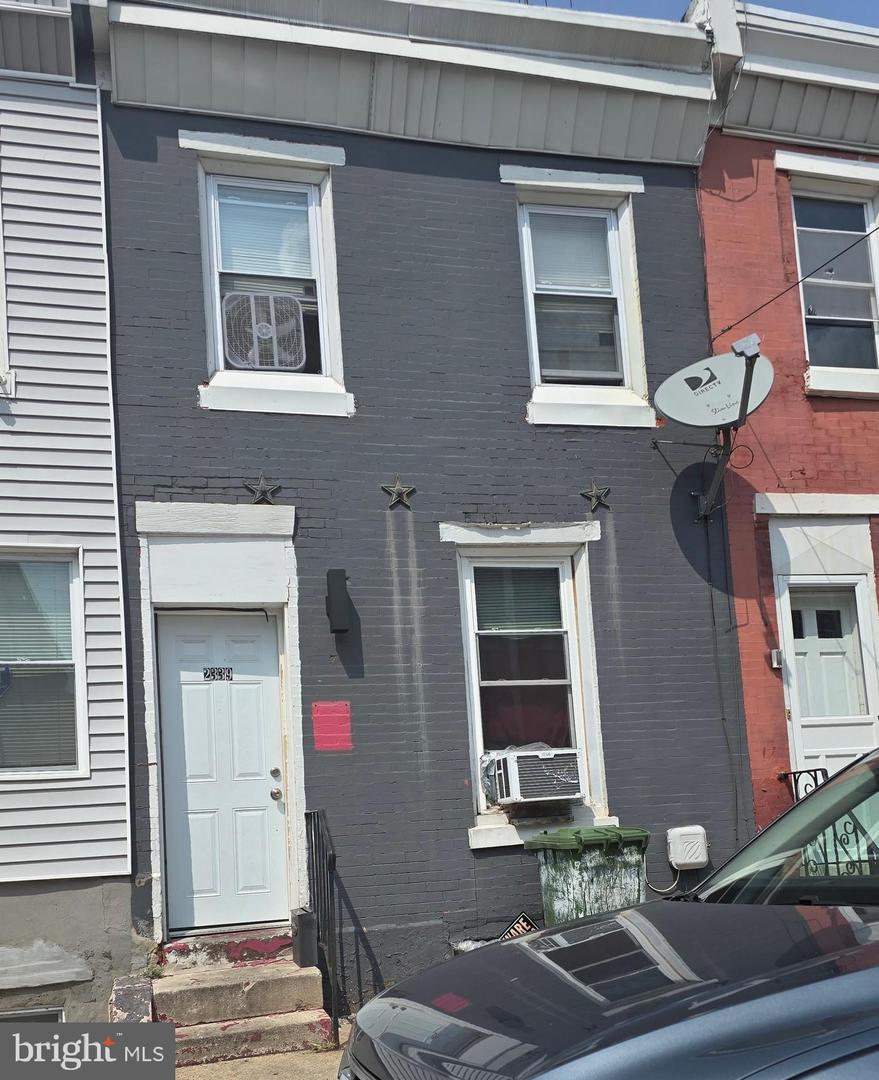 2339 W Sergeant St