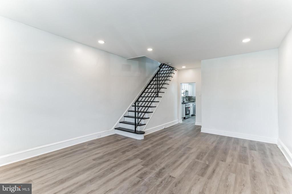 2649 Aramingo Ave