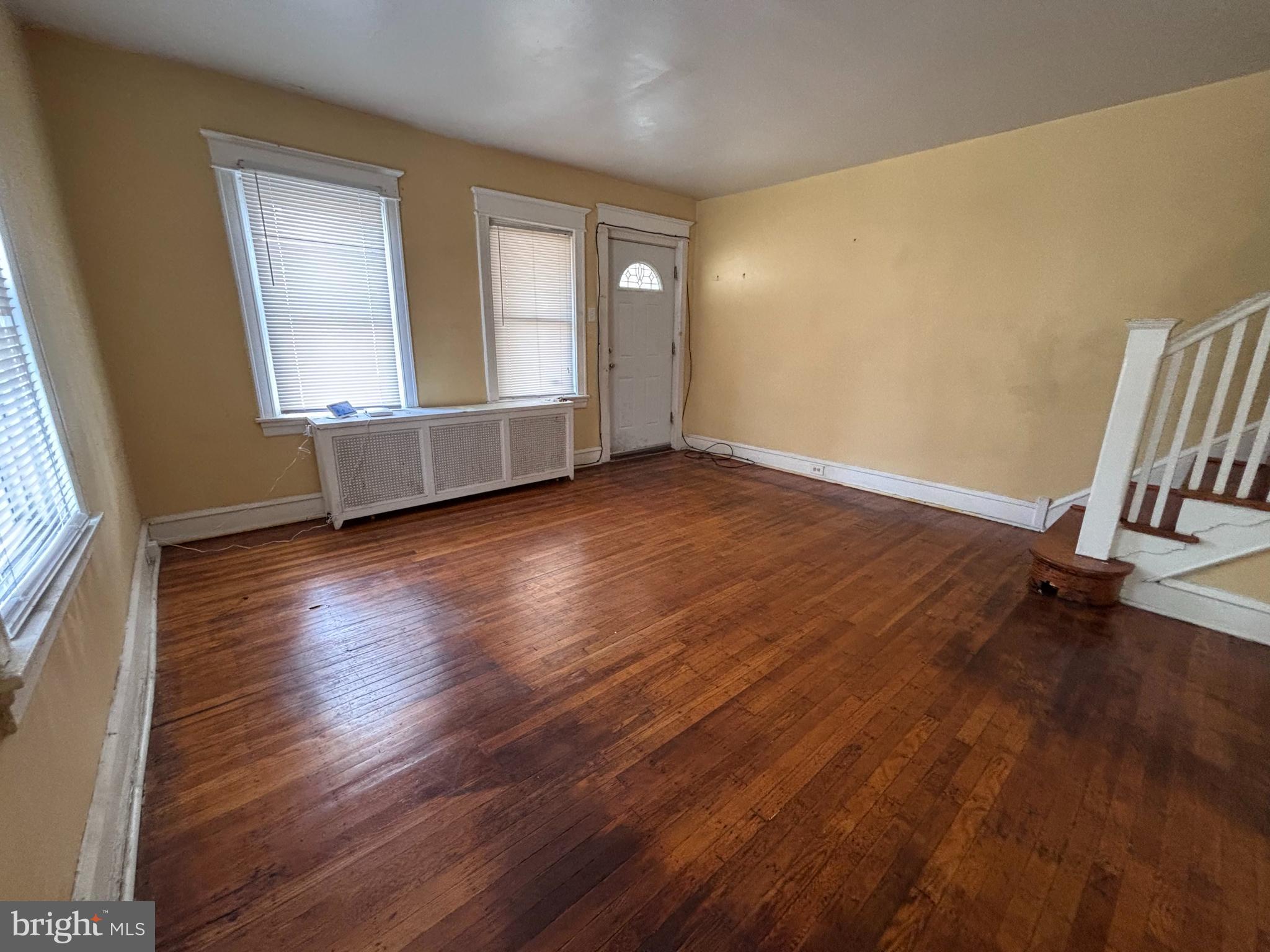 5328 W COLUMBIA AVENUE