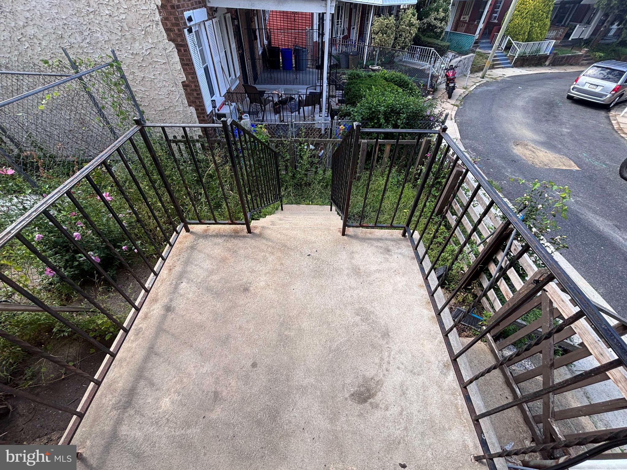 5328 W COLUMBIA AVENUE