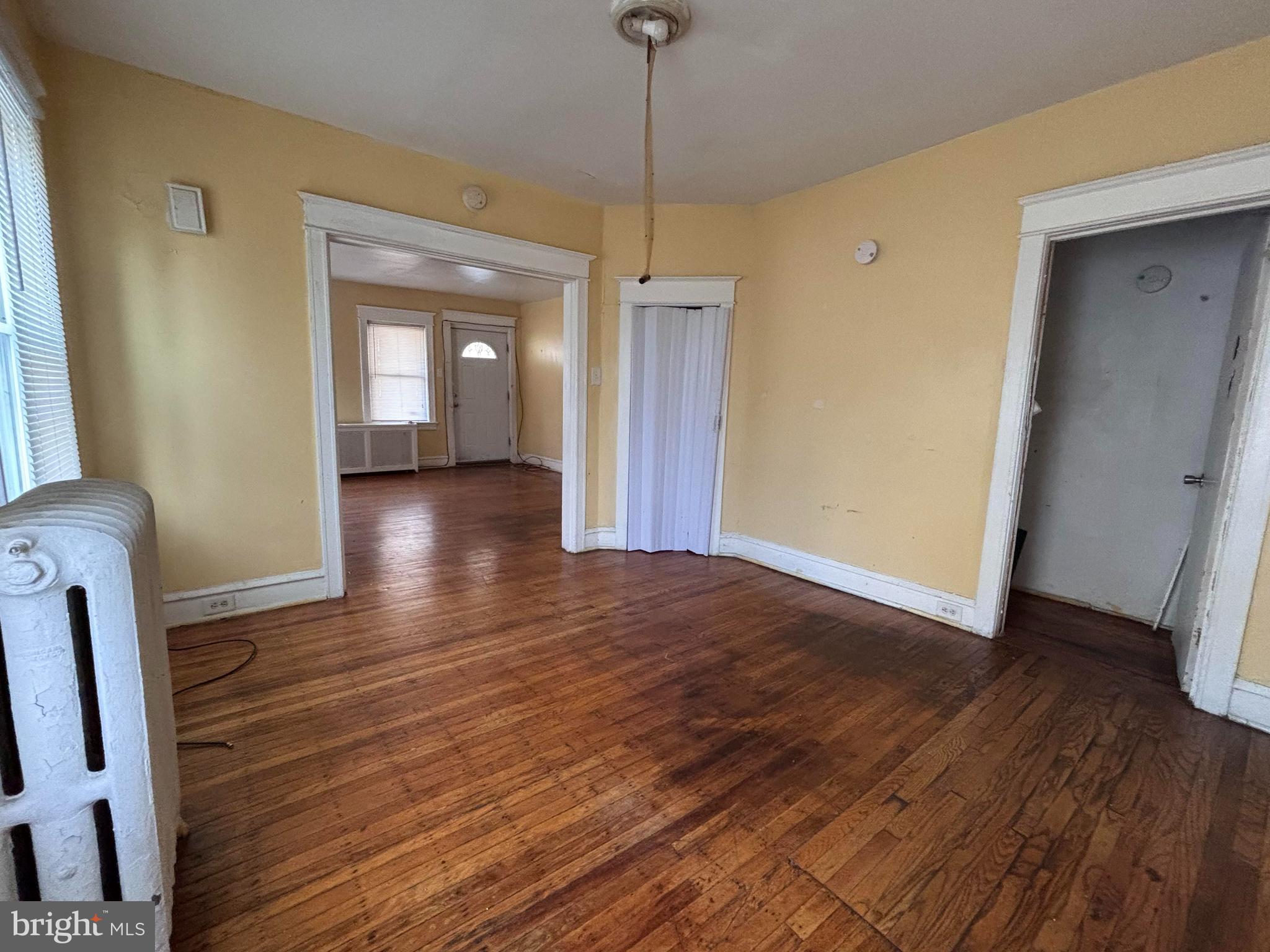 5328 W COLUMBIA AVENUE