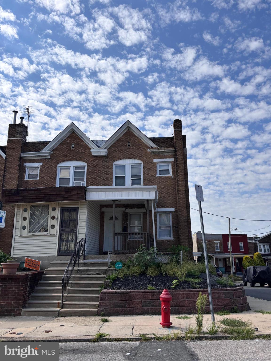 5328 W COLUMBIA AVENUE