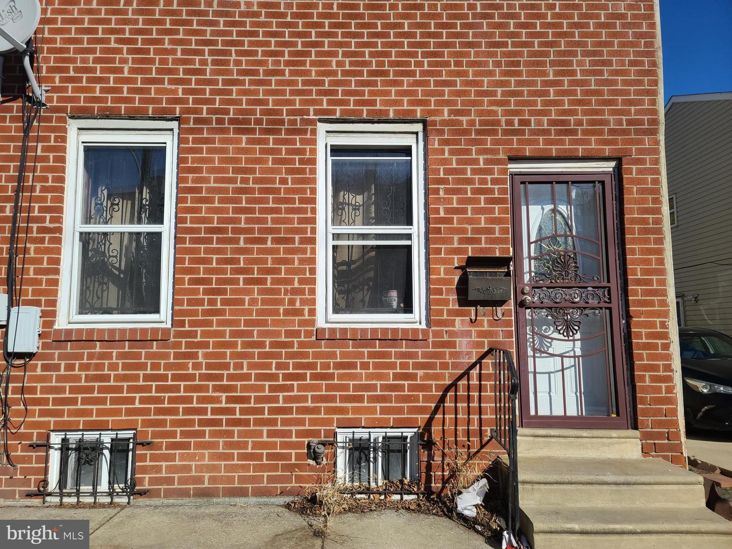 1343 Brown St