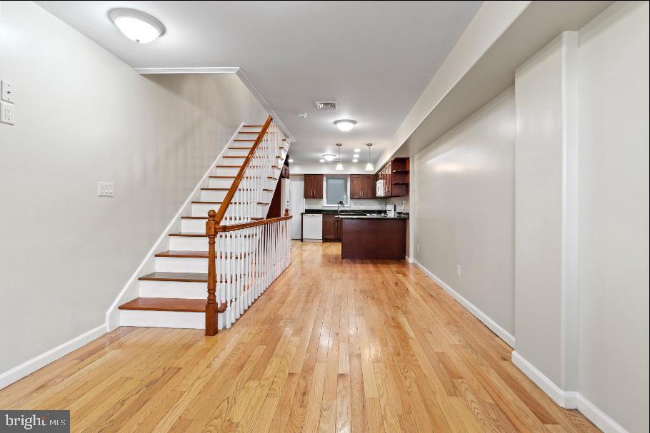 236 W OXFORD ST