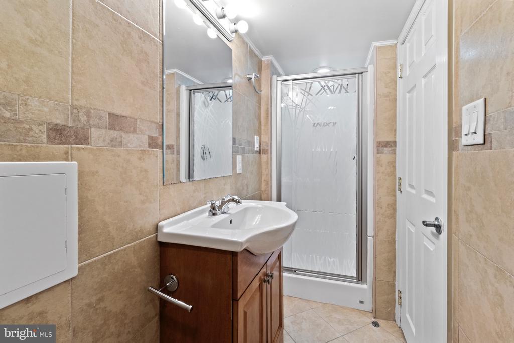 236 W OXFORD ST