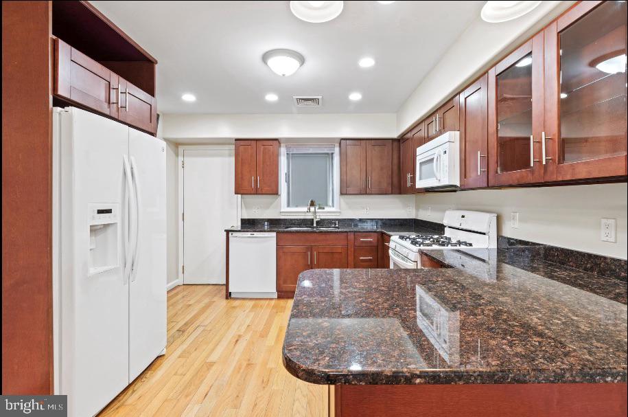 236 W OXFORD ST