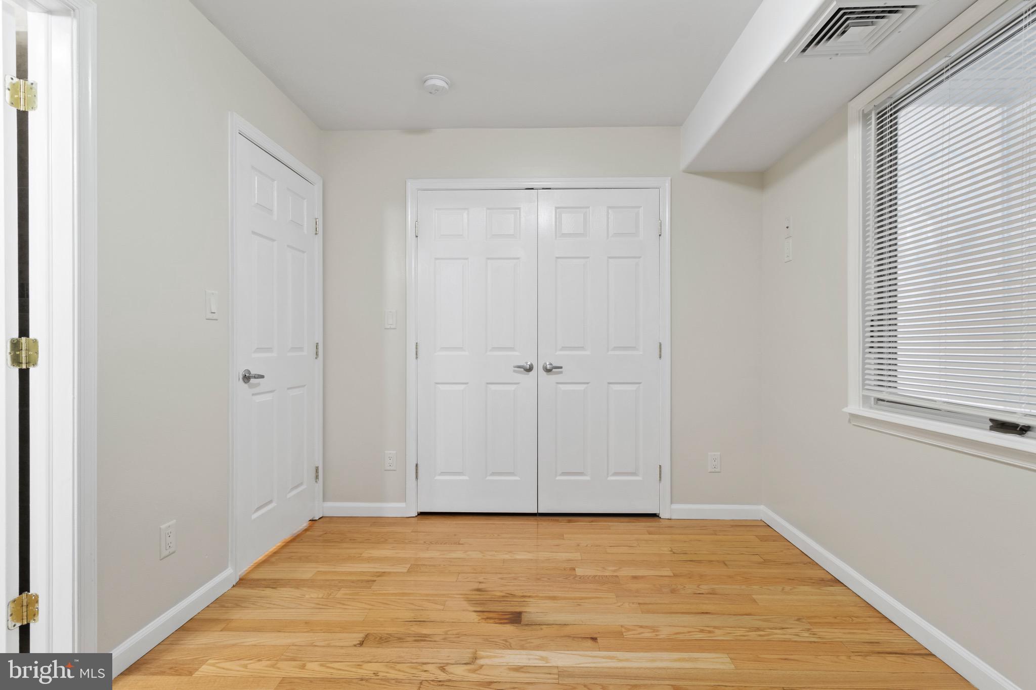 236 W OXFORD ST