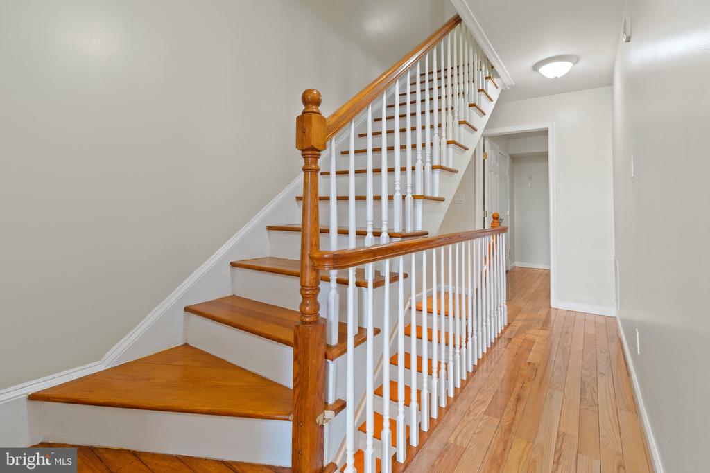236 W OXFORD ST