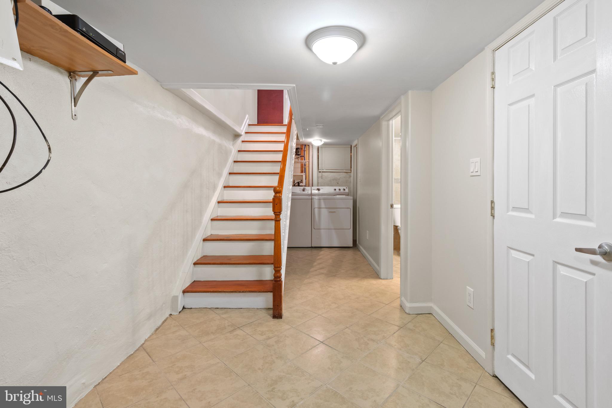 236 W OXFORD ST