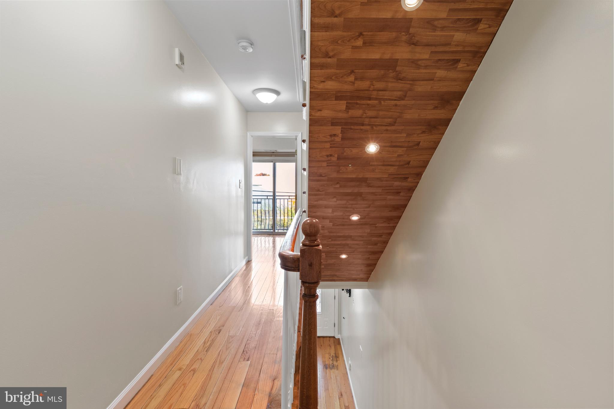 236 W OXFORD ST