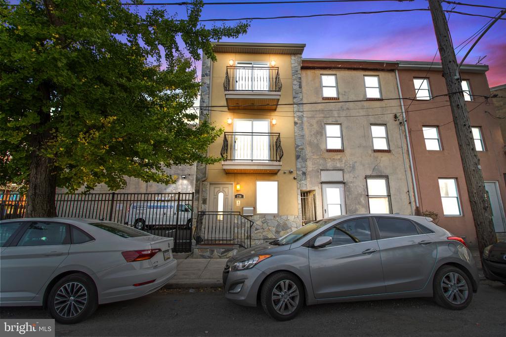 236 W OXFORD ST