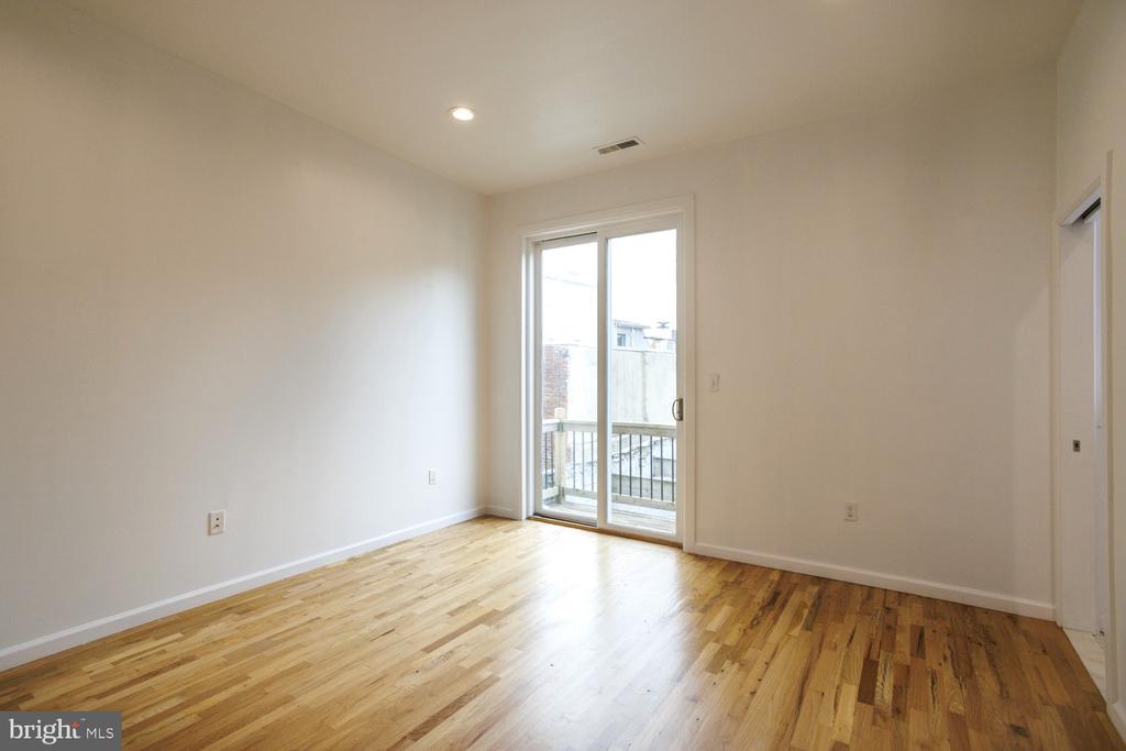 1215 N Hancock St