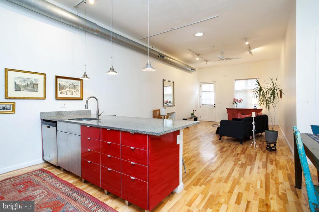 1215 N Hancock St