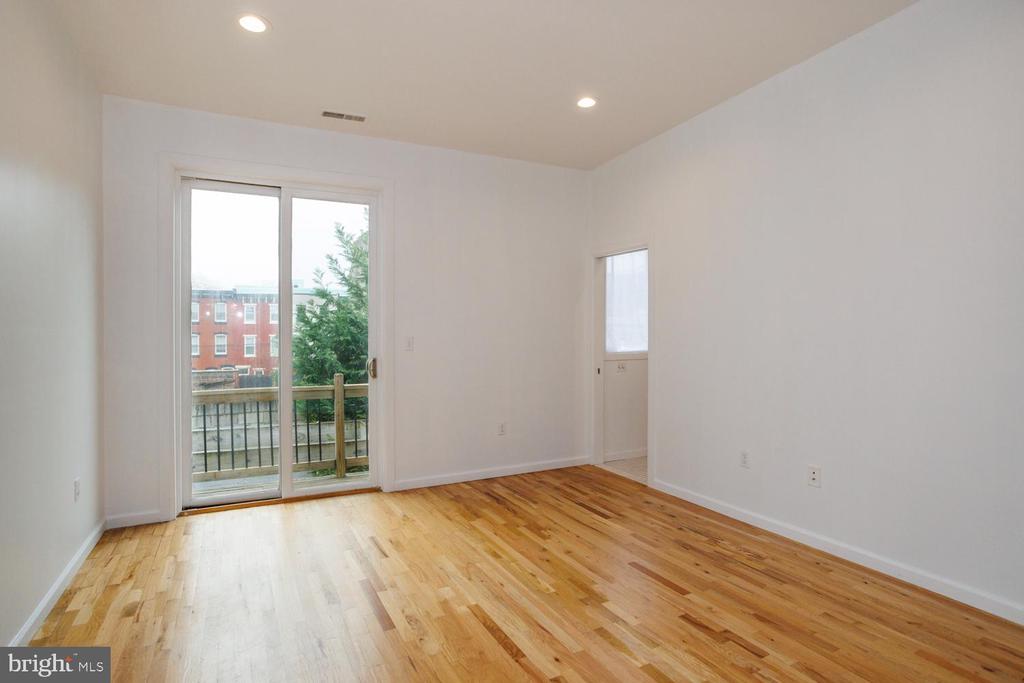 1215 N Hancock St