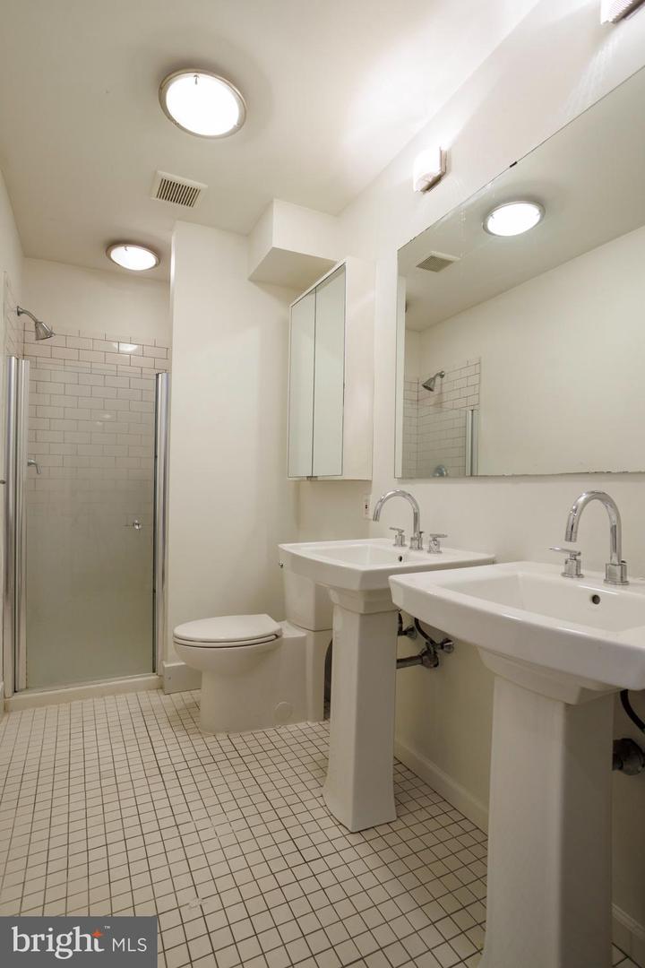 1215 N Hancock St