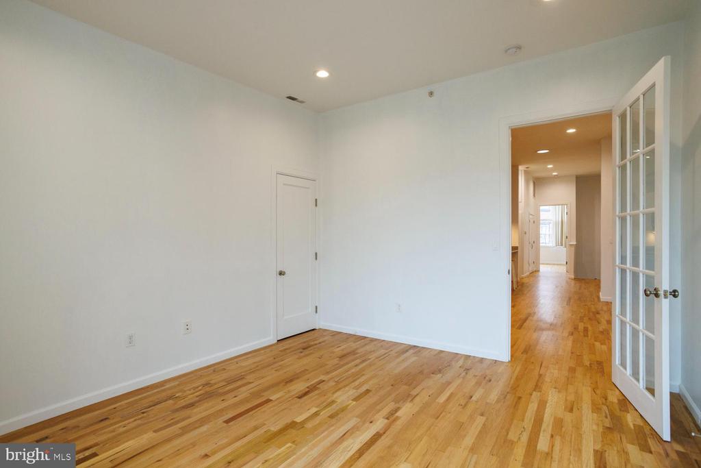 1215 N Hancock St
