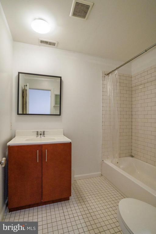 1215 N Hancock St
