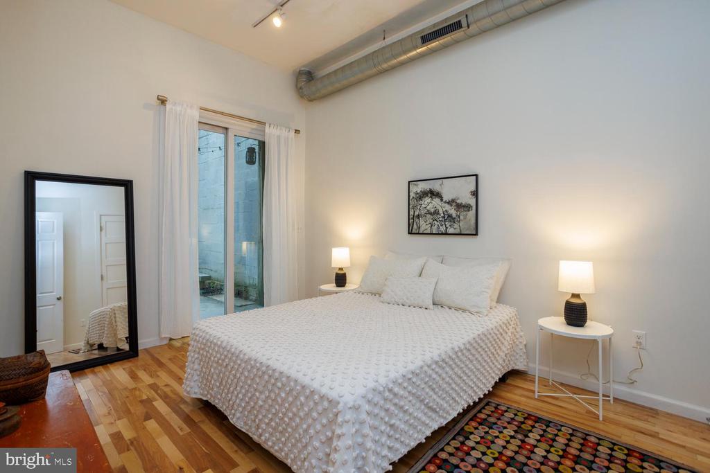 1215 N Hancock St