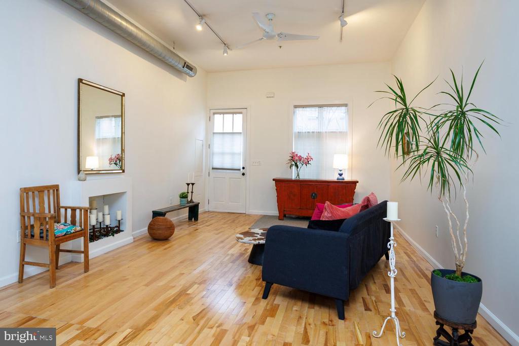 1215 N Hancock St