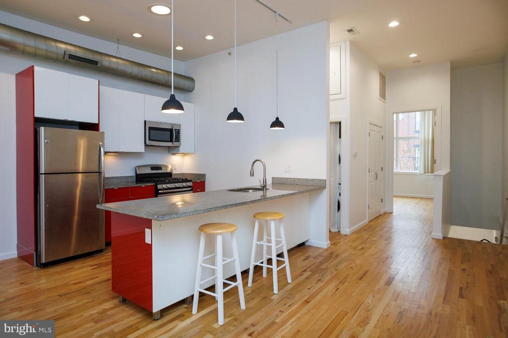 1215 N Hancock St