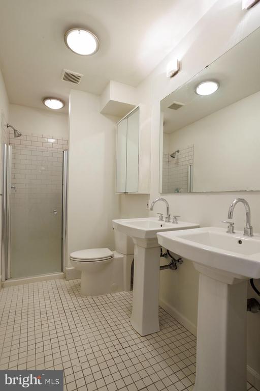 1215 N Hancock St