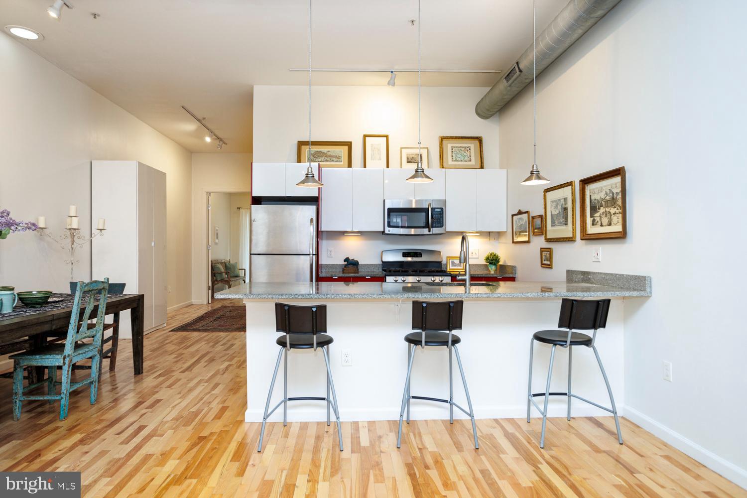 1215 N Hancock St