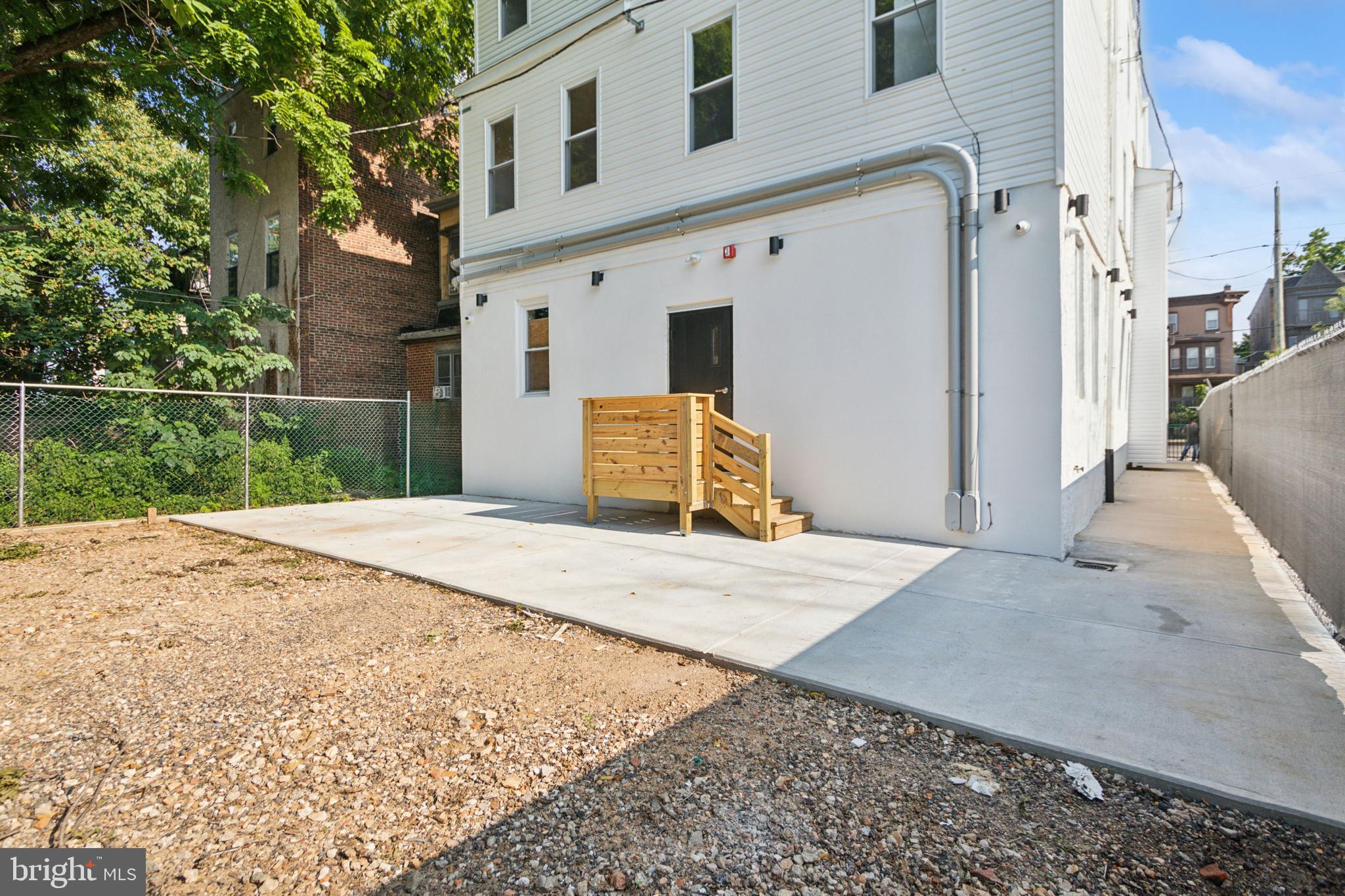 4145 W GIRARD AVE #9