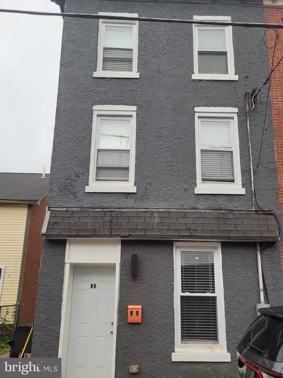 58 E COLLOM STREET