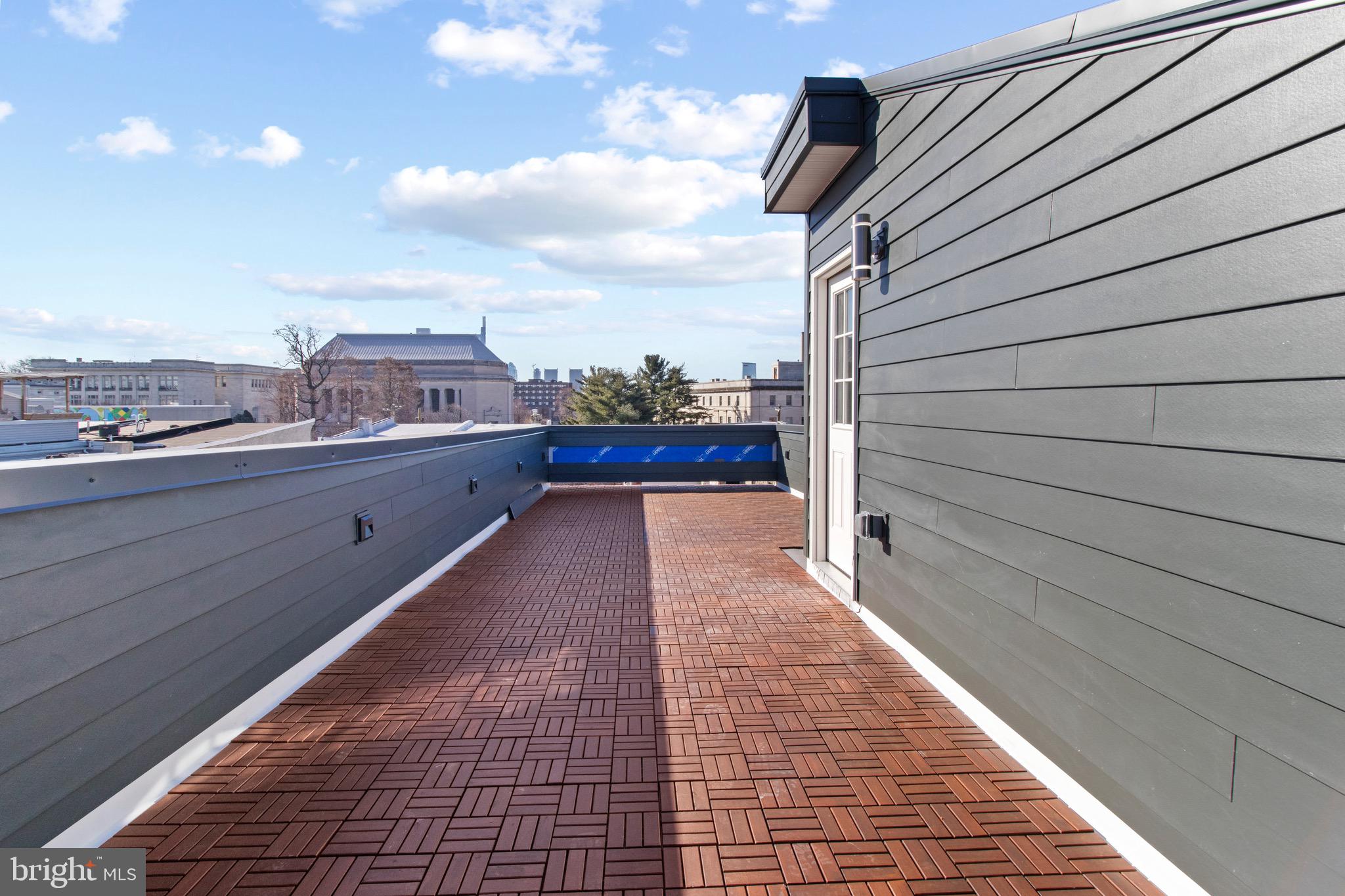 2218 W SEYBERT ST #2