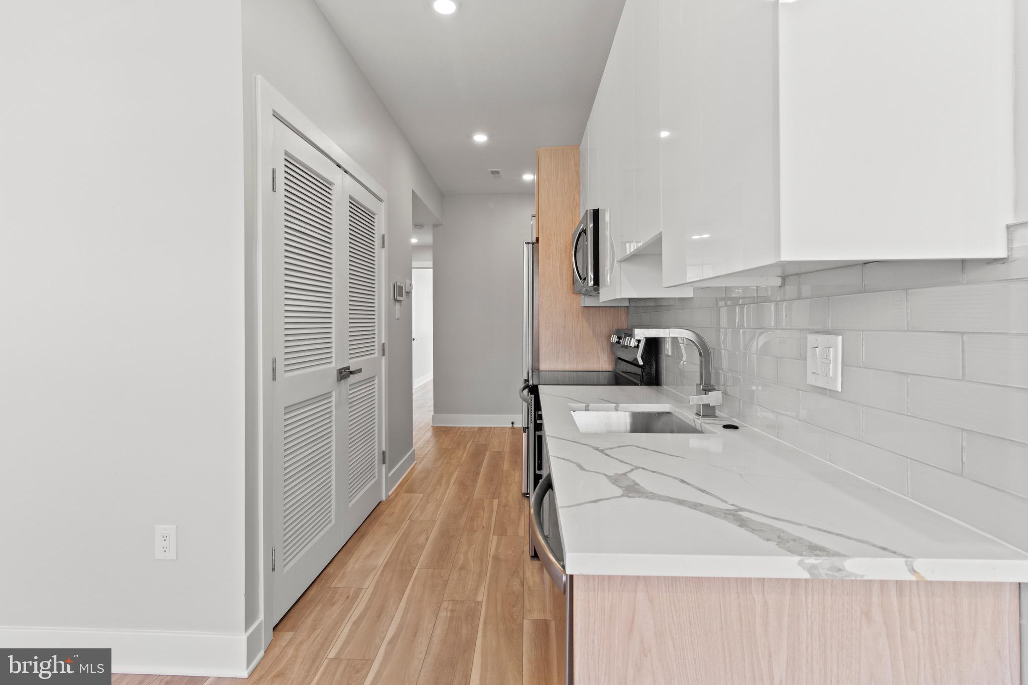 2218 W SEYBERT ST #2