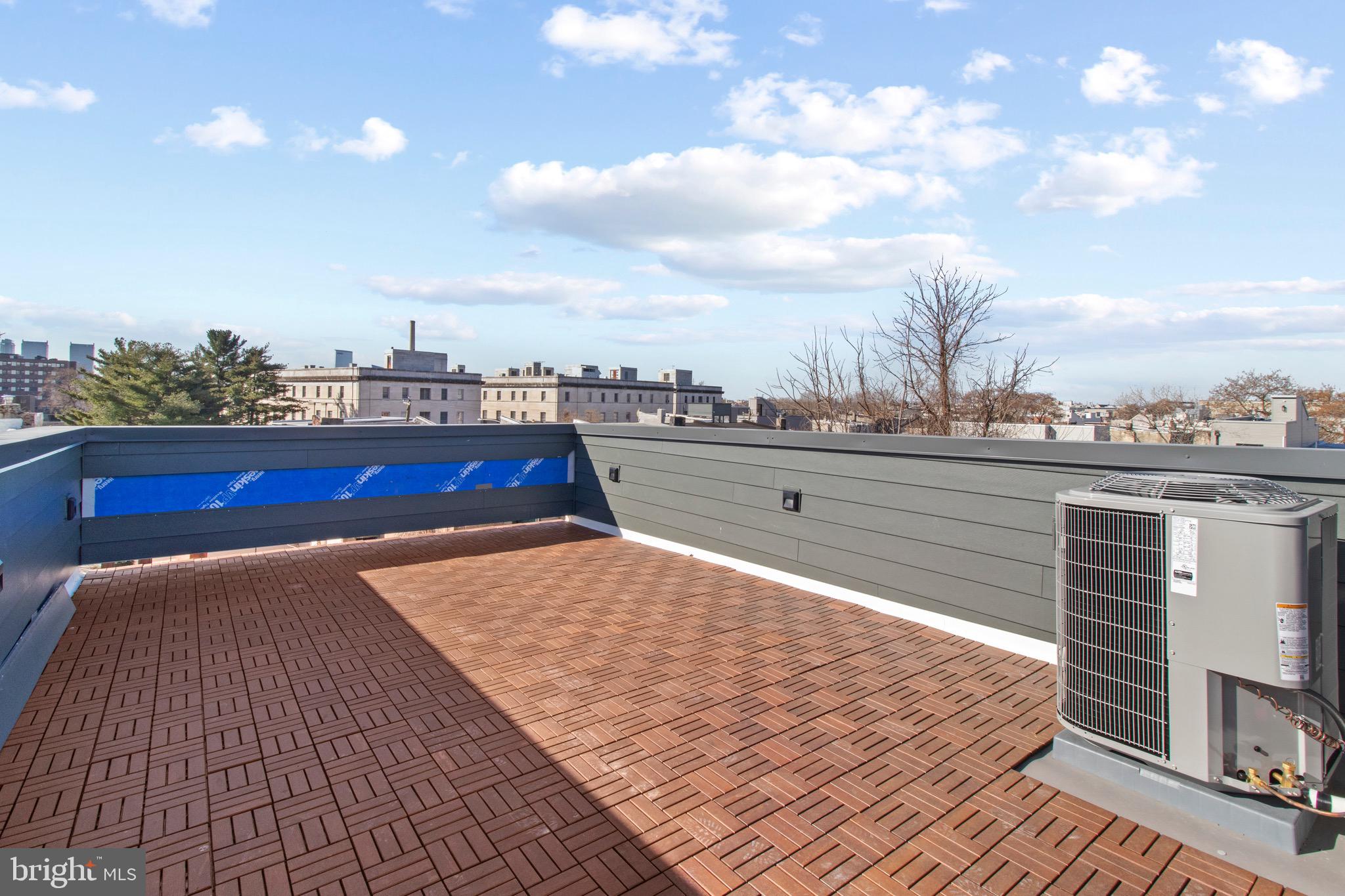 2218 W SEYBERT ST #2