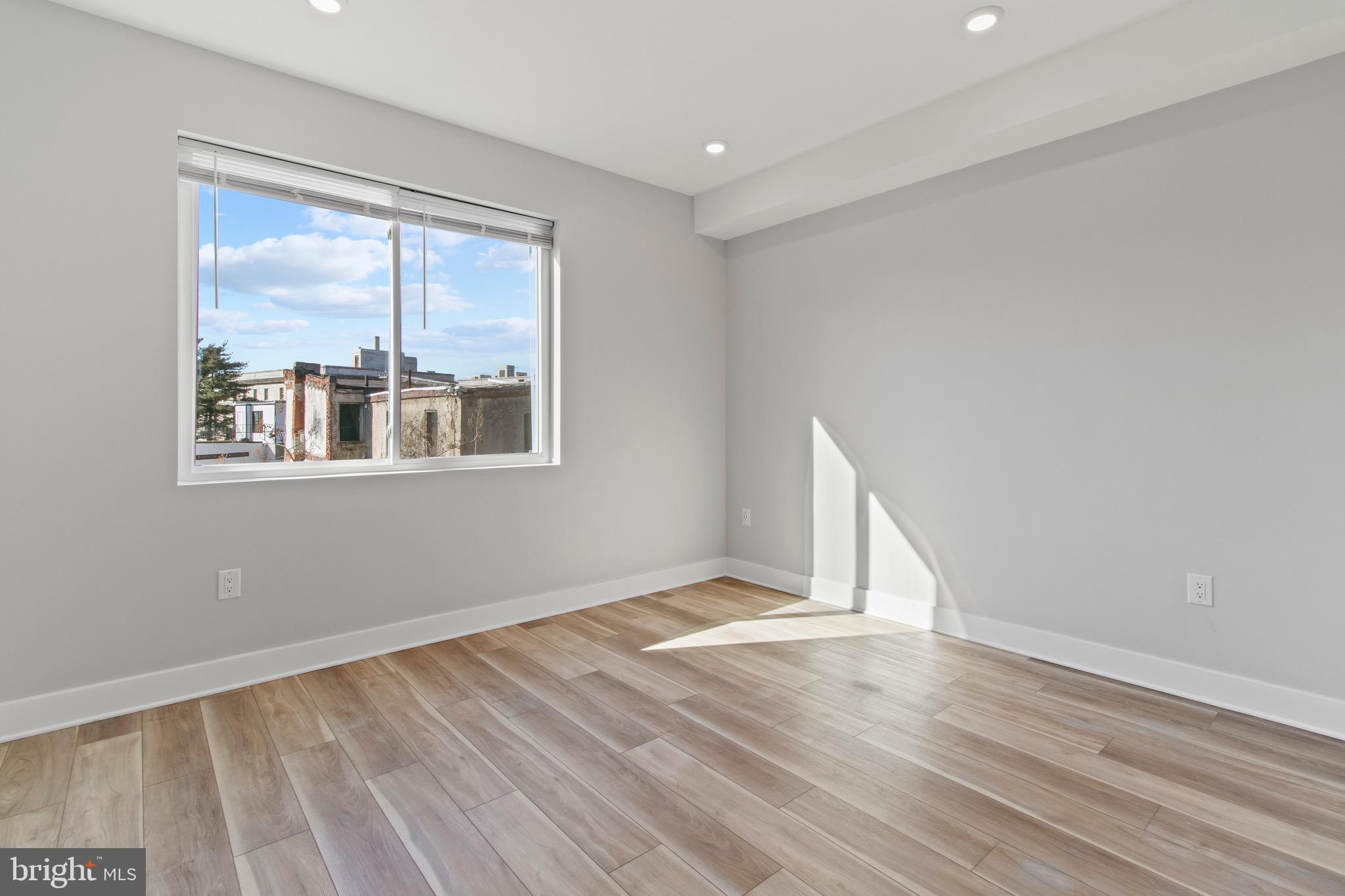 2218 W SEYBERT ST #2