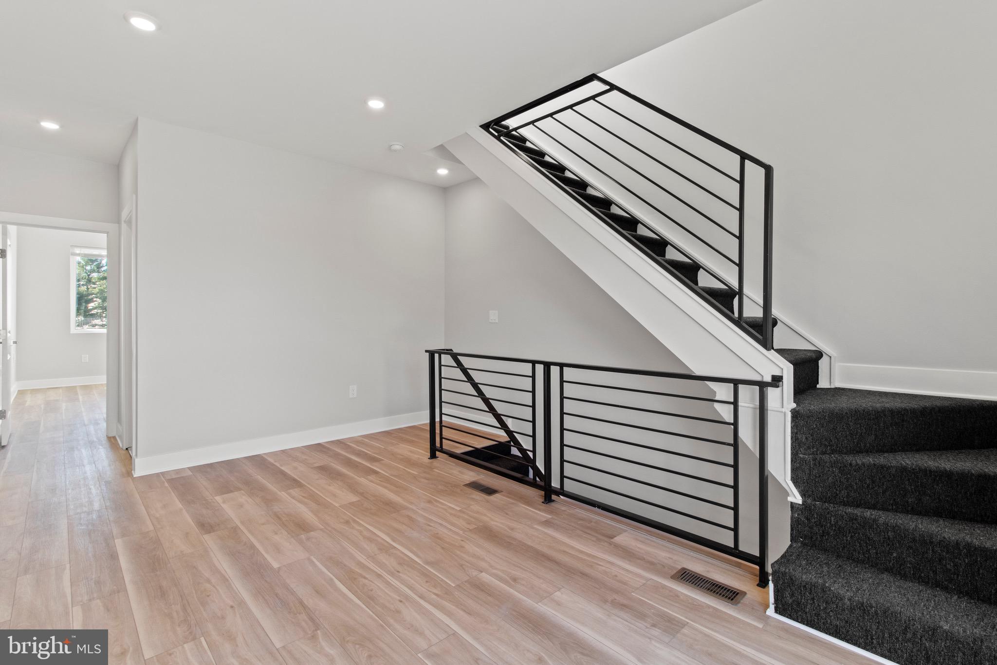 2218 W SEYBERT ST #2