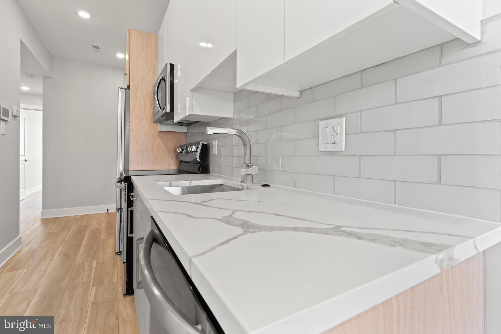 2218 W SEYBERT ST #2