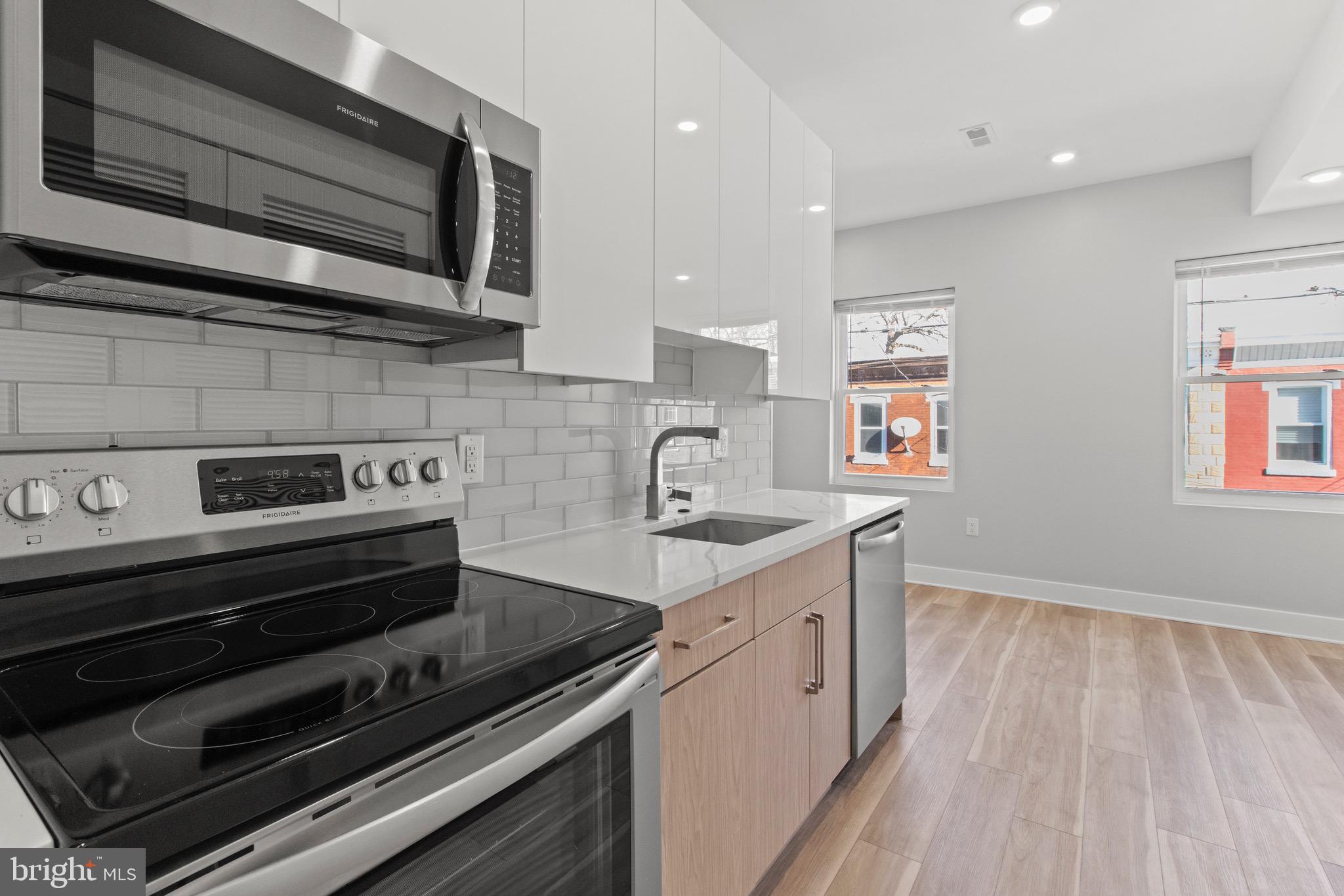 2218 W SEYBERT ST #2