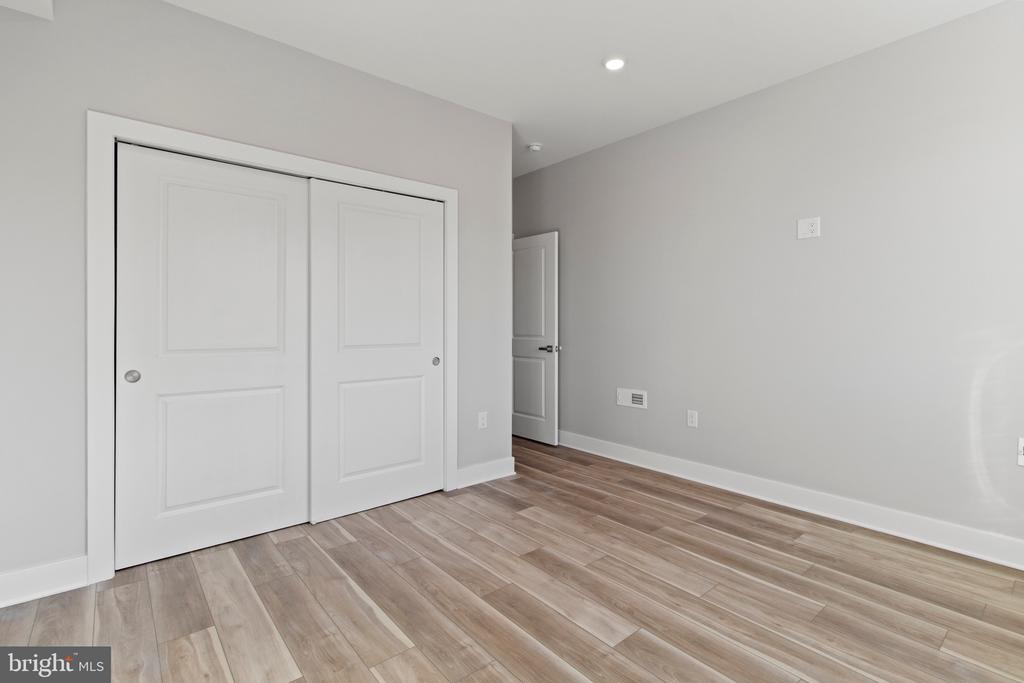 2218 W SEYBERT ST #2