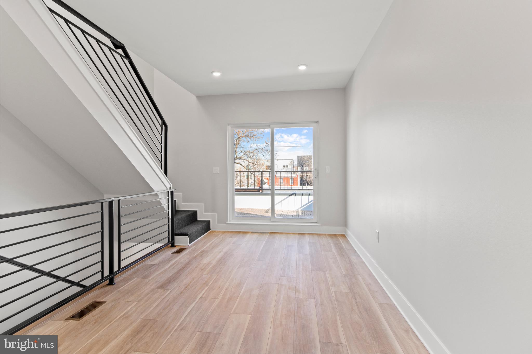 2218 W SEYBERT ST #2
